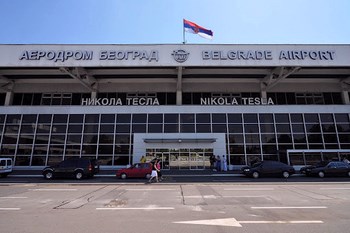 Alugar carros Belgrado Aeroporto