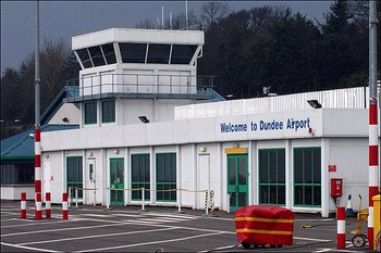 Autovuokraamo Dundee Lentokenttä