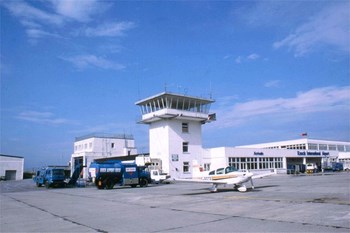 Biluthyrning Knock Flygplats