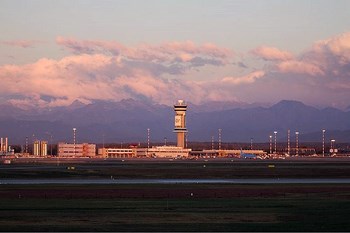 Autovuokraamo Milano Malpensa Lentokenttä