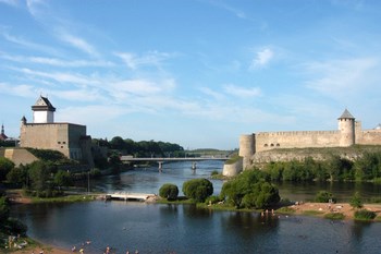 Biluthyrning Narva