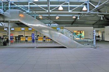 Biluthyrning Parma Flygplats