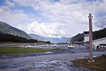 Alugar carros Sandane Aeroporto